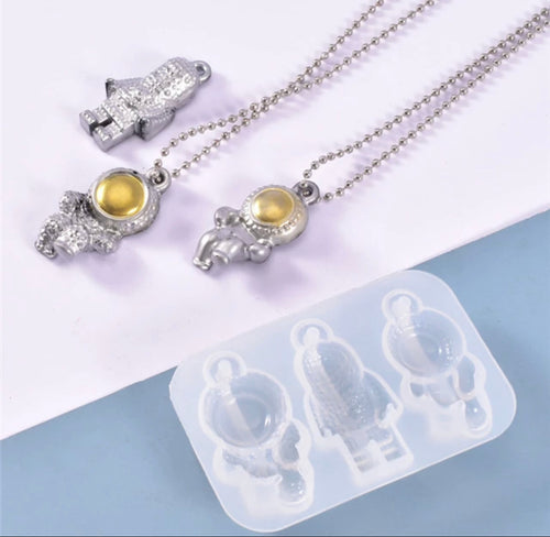 Spacemen pendant mould