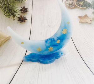 Moon and cloud ring holder